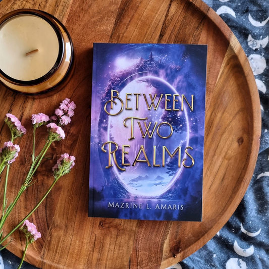 Between Two Realms by Mazrine L. Amaris (Two Realms #1)